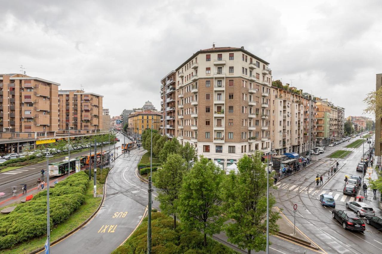 Piazza De Angeli M1 Comfortable Flat With Balcony Milan Bagian luar foto